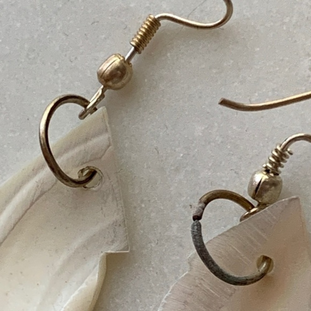 Mother of Pearl Dangle Earrings New Old Stock - Picture 6 of 17